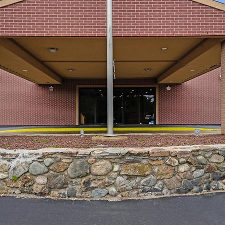 Americas Best Value Inn Foxboro Foxborough Exterior photo