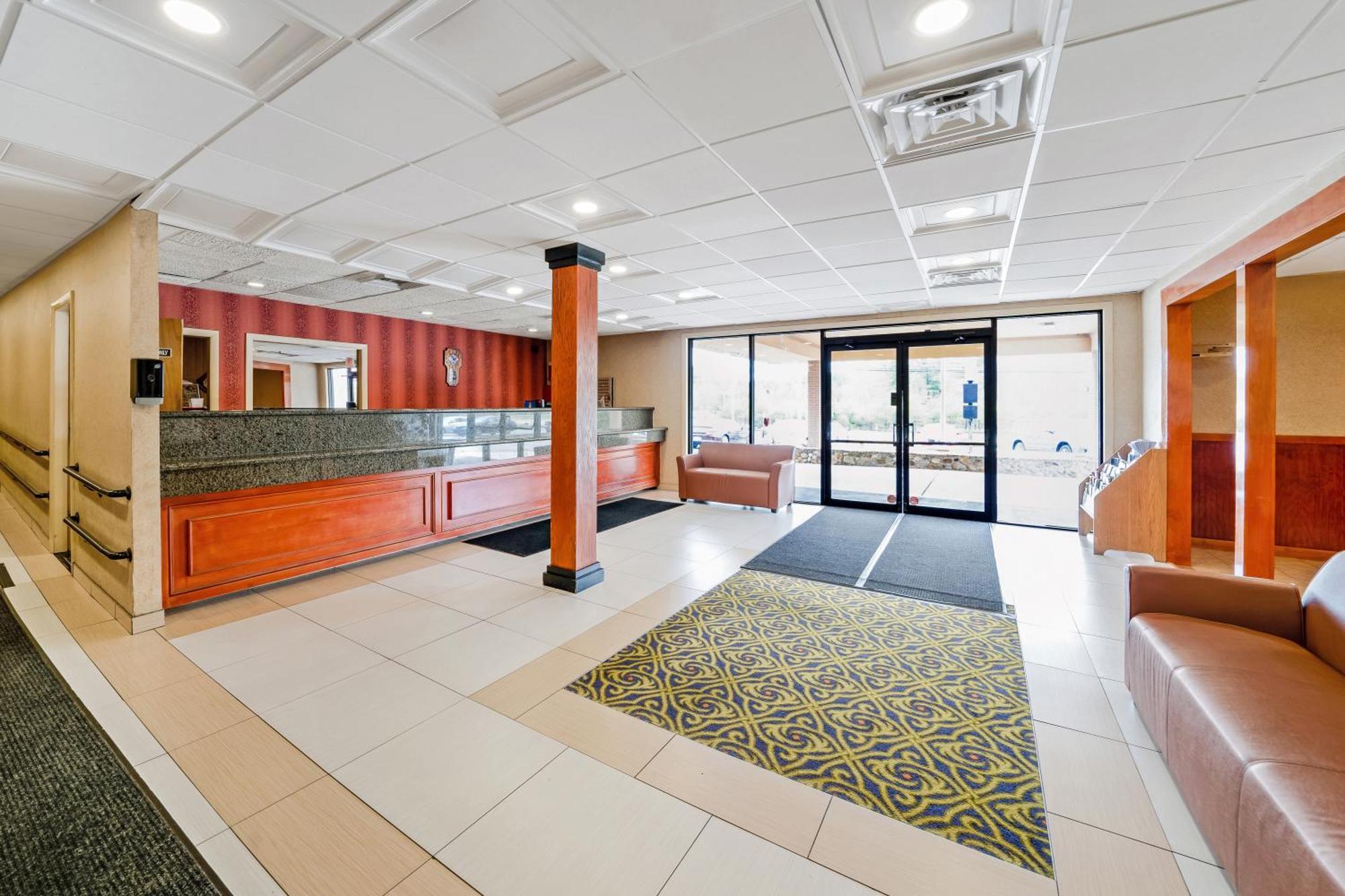 Americas Best Value Inn Foxboro Foxborough Exterior photo