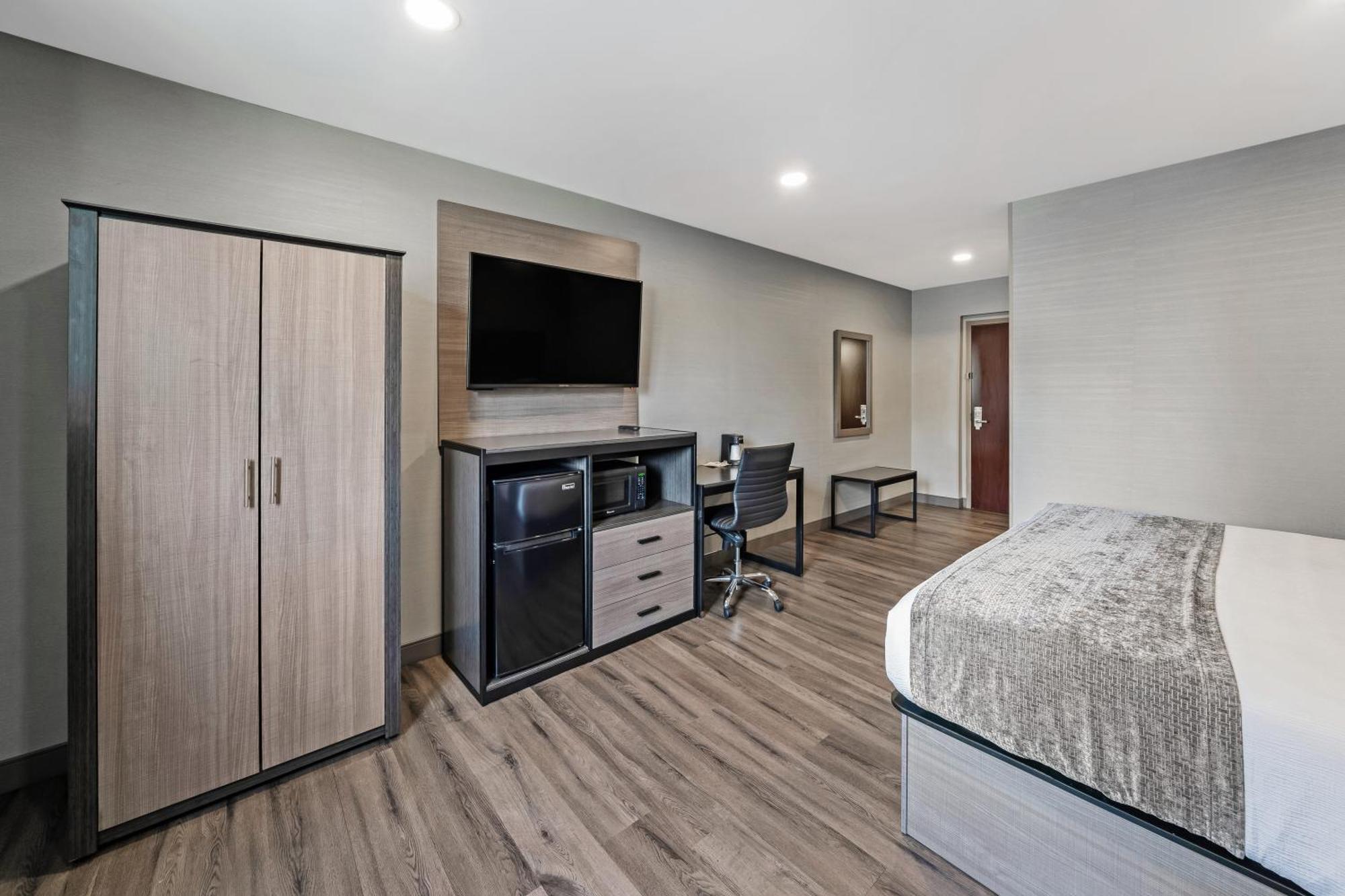 Americas Best Value Inn Foxboro Foxborough Exterior photo