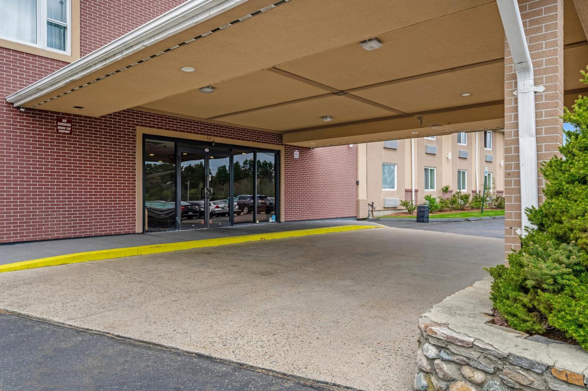 Americas Best Value Inn Foxboro Foxborough Exterior photo