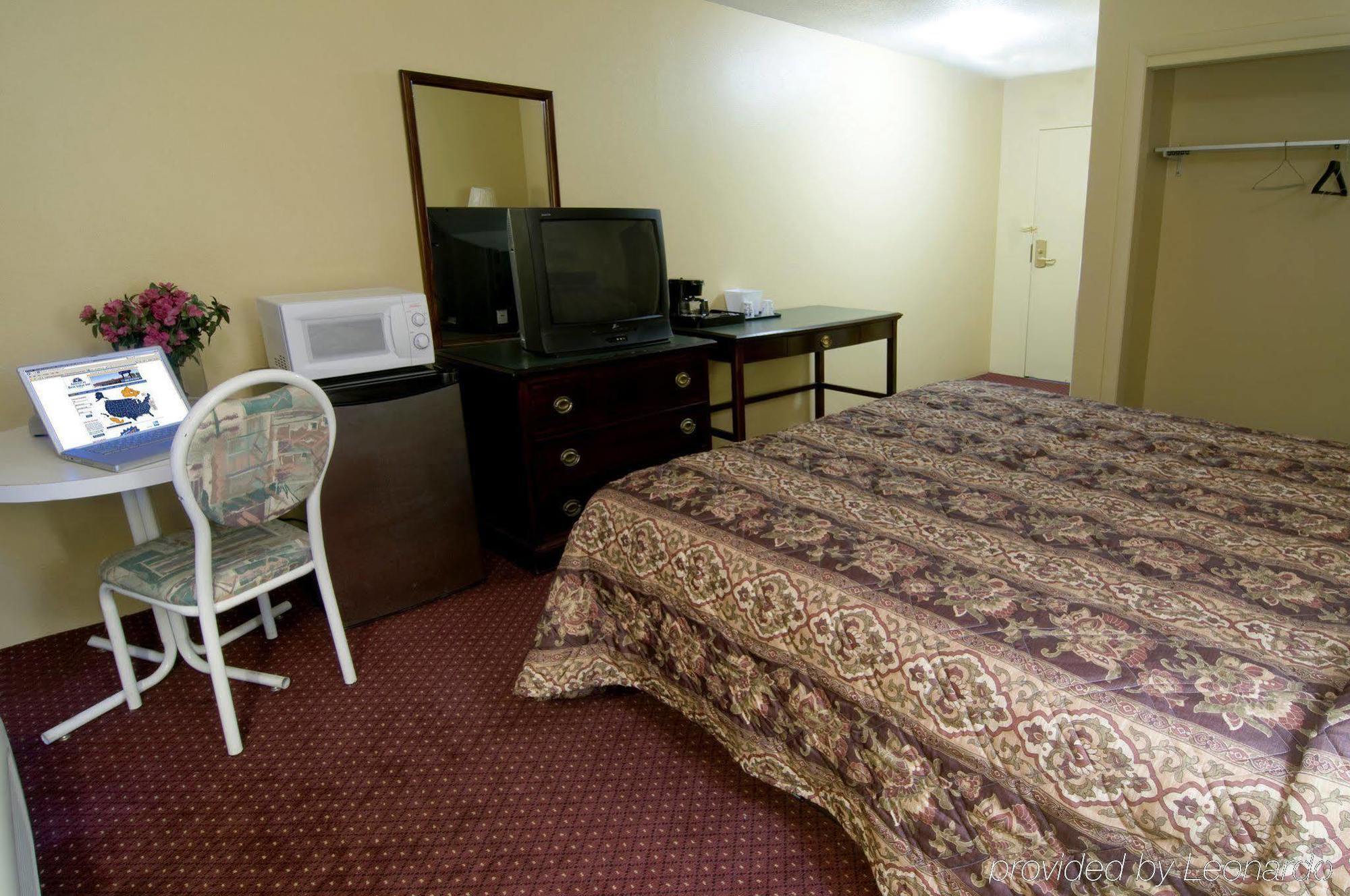 Americas Best Value Inn Foxboro Foxborough Room photo
