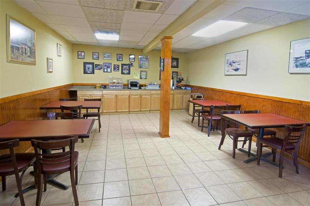 Americas Best Value Inn Foxboro Foxborough Restaurant photo